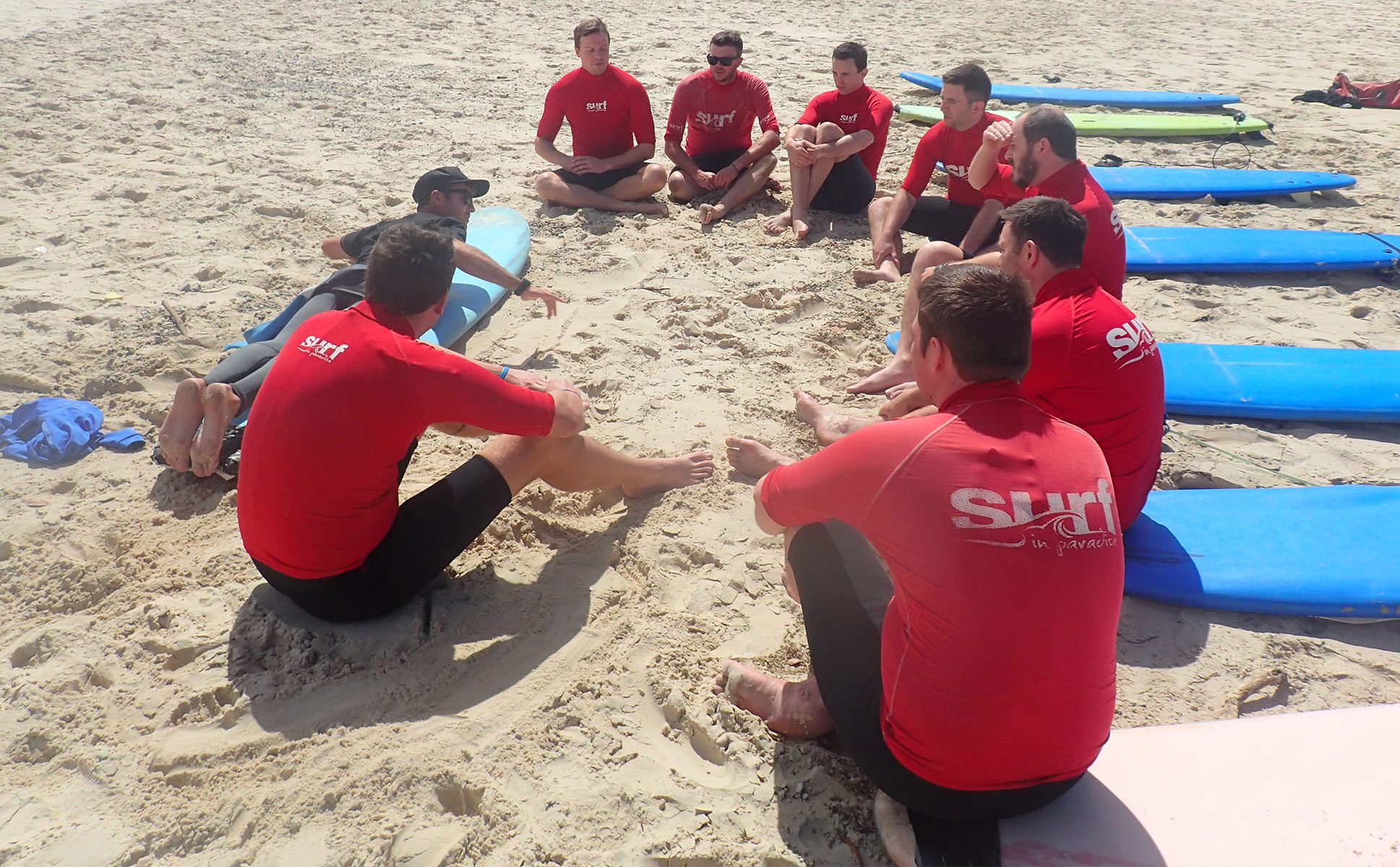 COURS DE SURF POUR STRUCTURES PRIVÉES OU PUBLIQUES